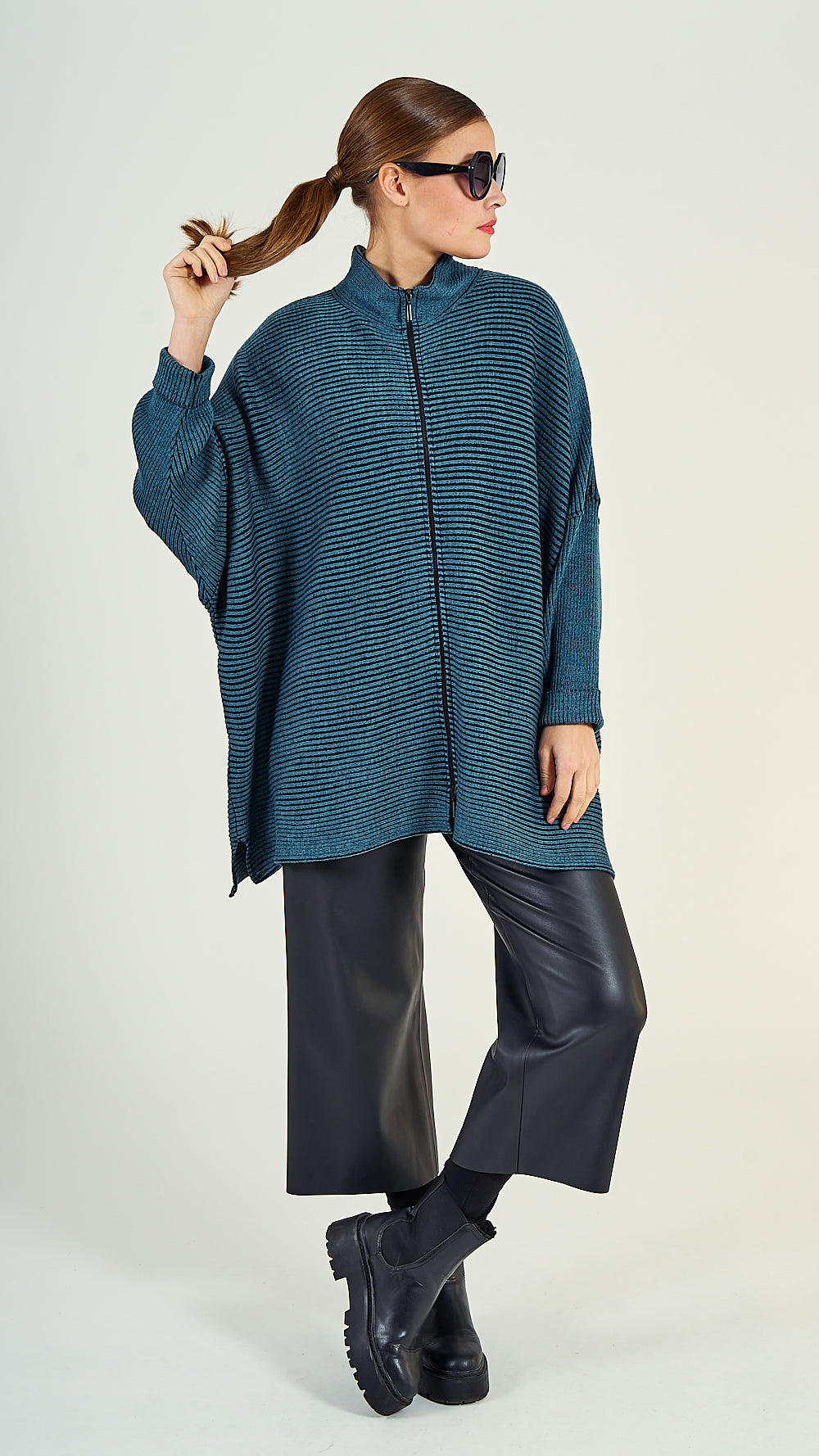 38/07 Wolljacke oversize lang