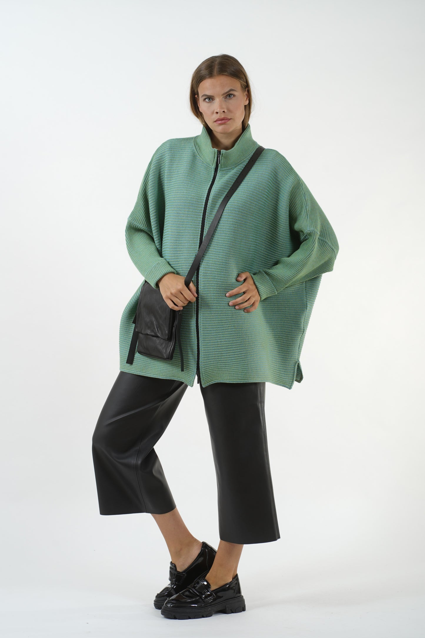 38/07 Wolljacke oversize lang