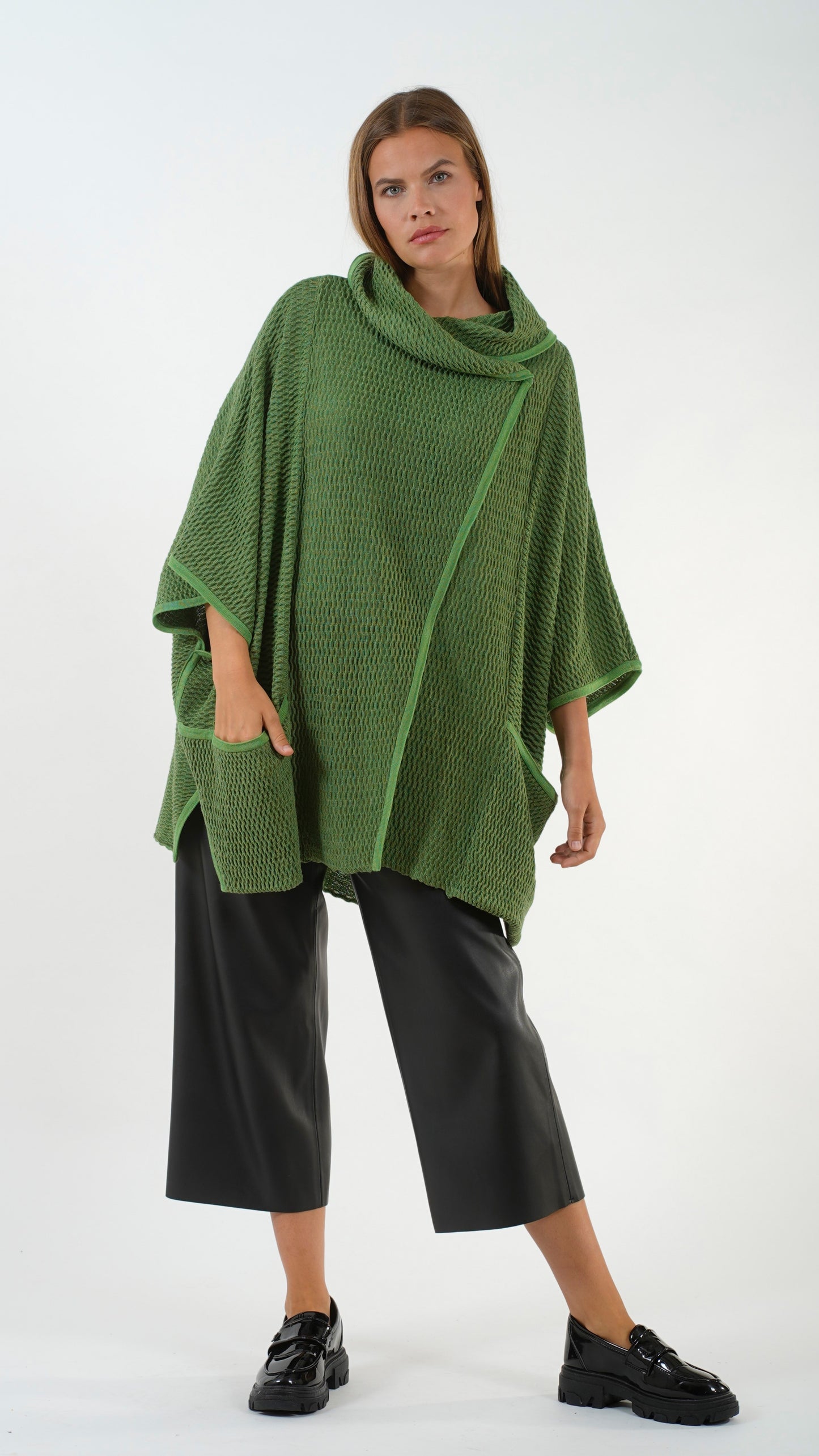 40/90 Poncho Wolle oversize GOBI